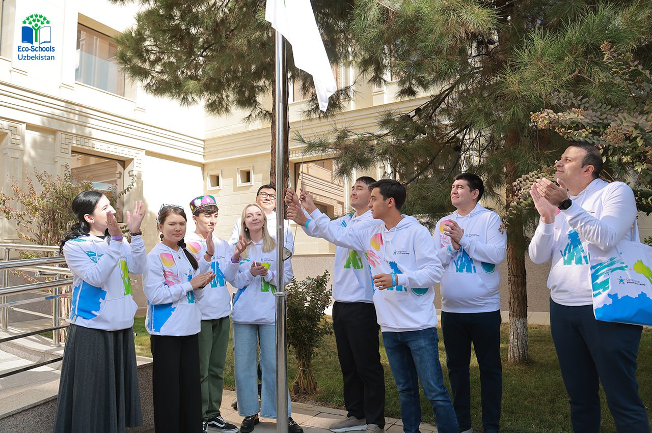 At the International University of Tourism and Cultural Heritage "Silk Road," a ceremony was held for raising the flag of the Central Asian Youth Environmental Camp.